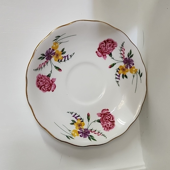COLCLOUGH Bone China Tea Cup Saucer Gold Trim Pink Carnations Yellow Flowers - Picture 2 of 5